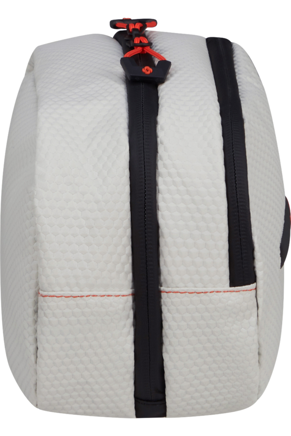 Samsonite Ecodiver Toilet Kit  Cloud White Samsonite Ecodiver Toilet Kit  Cloud White