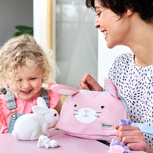 Met deze nieuwe collectie kindertassen kan jouw kleine avonturier (2-4 jaar) elke belevenis aan!