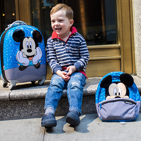 Disney Ultimate 2.0 - De speelse letterprint en het zachte vilt op de oren van Mickey maken deze collectie supercool voor jongens.