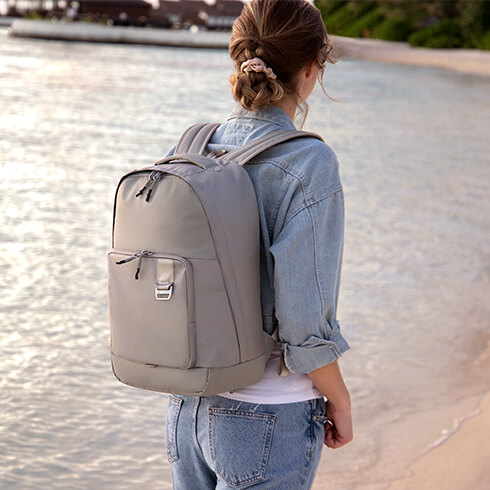 Discover the world with our urban lifestyle collection Midtown, offering backpacks and duffle bags with unlimited packing options.